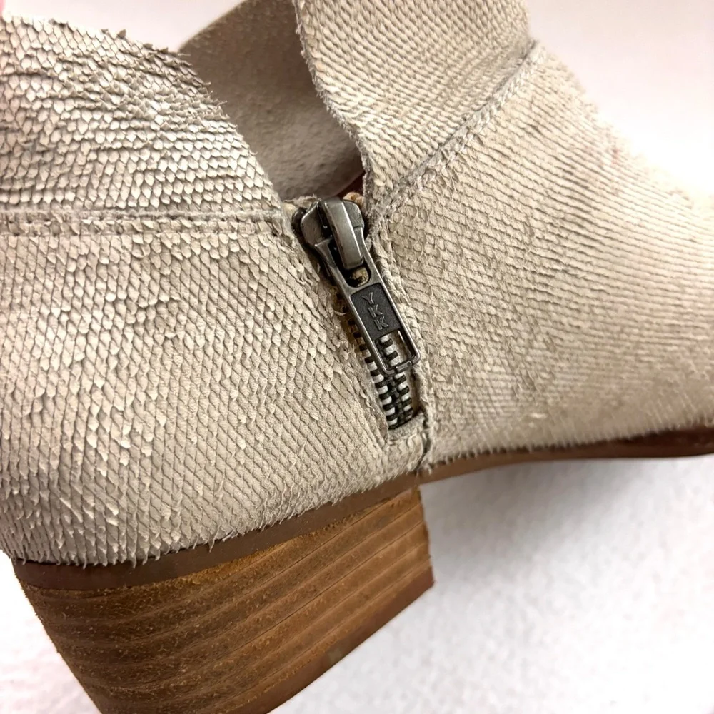 Seychelles Cream Towel‎ Leather SuedeTexture Almond Toe Zip Ankle Booties (9)